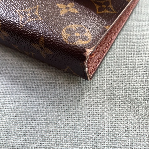 Louis Vuitton Monogram Pochette Passport TriFold Long Wallet - Picture 12 of 12